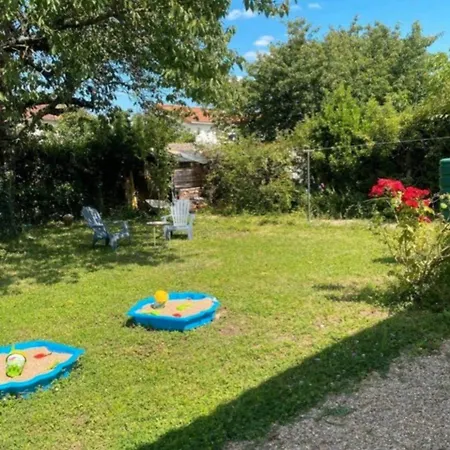 Domaine Familial- 3 Privatifs- 13 Pers- Jardin Et Parking Gratuit Ferienhaus *