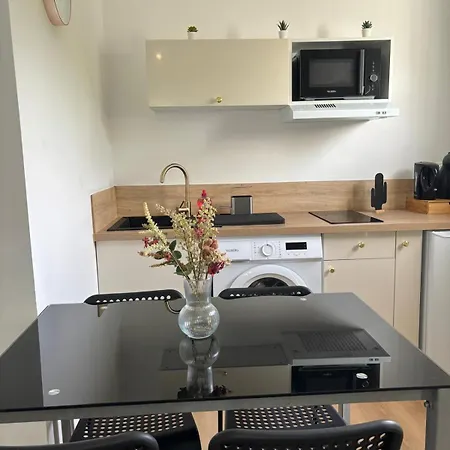 Domaine Familial- 3 Privatifs- 13 Pers- Jardin Et Parking Gratuit Ferienhaus *