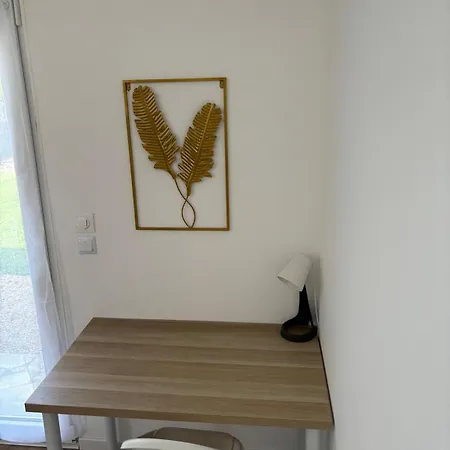 Domaine Familial- 3 Privatifs- 13 Pers- Jardin Et Parking Gratuit Ferienhaus