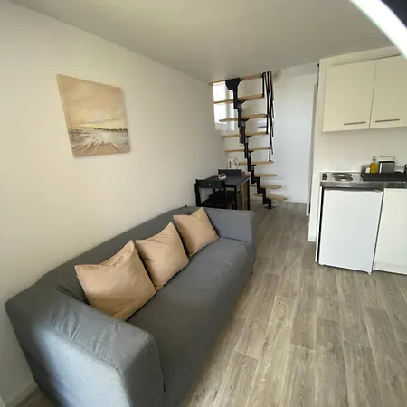 Domaine Familial- 3 Privatifs- 13 Pers- Jardin Et Parking Gratuit Ferienhaus Poitiers
