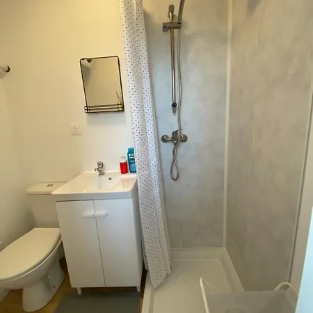 Domaine Familial- 3 Privatifs- 13 Pers- Jardin Et Parking Gratuit Ferienhaus *